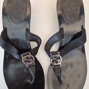 Gucci Women's Black  Logo Thong Sandals 8.5